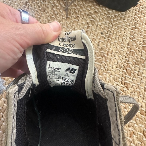 New Balance 327 - Picture 4 of 5